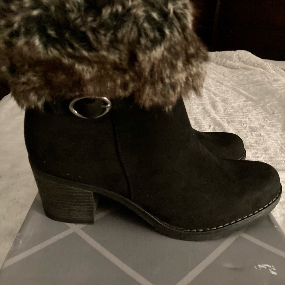 Women’s Black Booties with Fur Trim